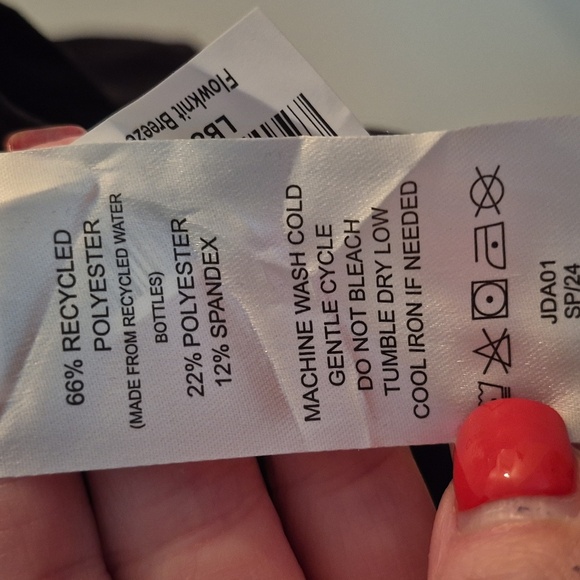 NWT Quince Flowknit Breeze Long Sleeve Top Athletic Performance Thumbhole Black - Picture 9 of 10